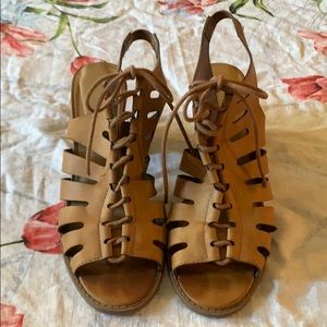 Cute healed strap up tie sandals